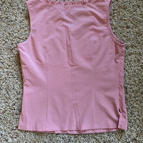 Cute pink sleeveless blouse with ruffle and lace details in front - Picture 3 of 4